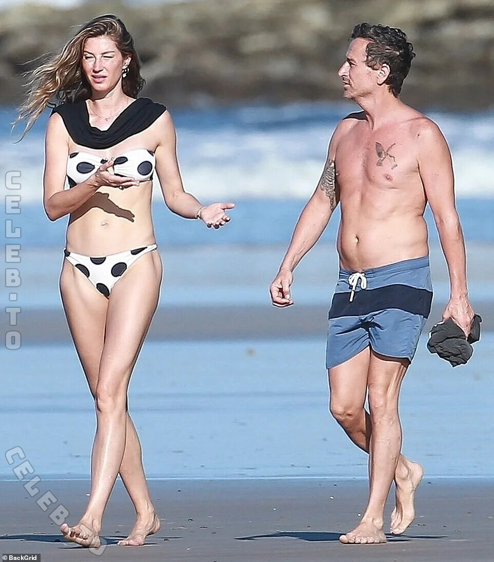 Gisele Bundchen nude photo 1