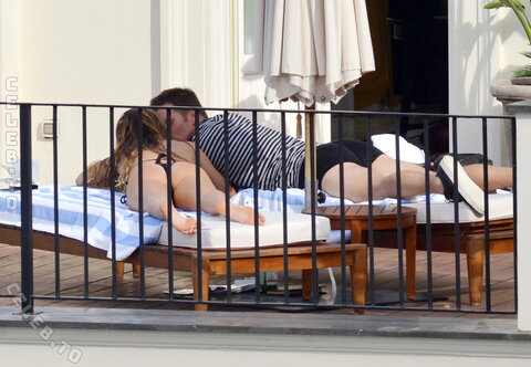Gisele Bundchen nude photo 12
