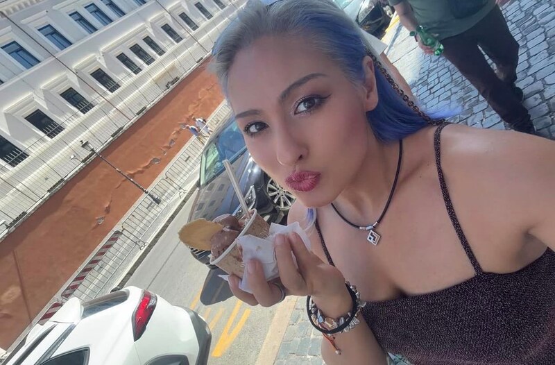 Giulia nude photo 2