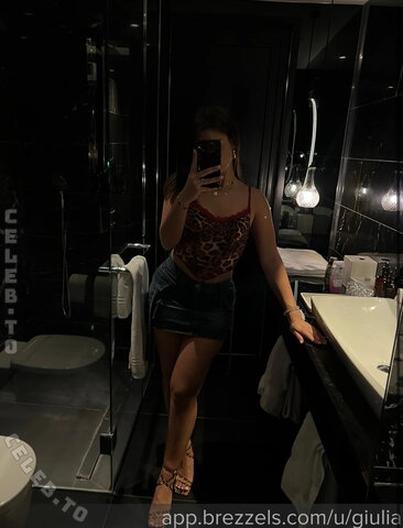 Giuliafrjc nude photo 9