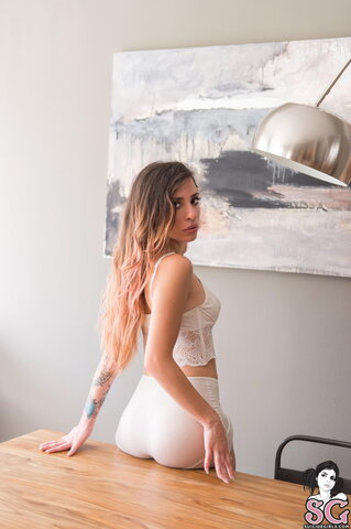 Giuno nude photo 5
