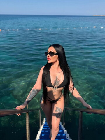 Gizem Bilgen nude photo 14