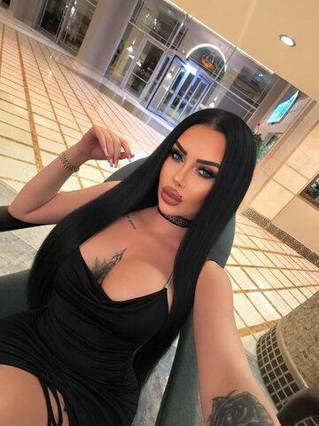Gizem Bilgen nude photo 7