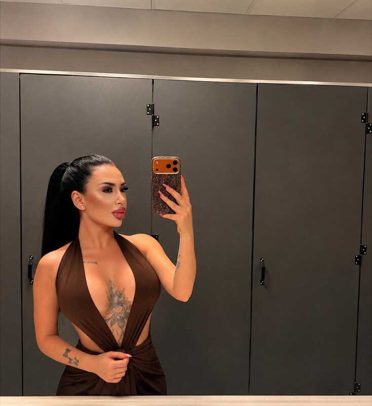 Gizem Bilgen nude photo 12