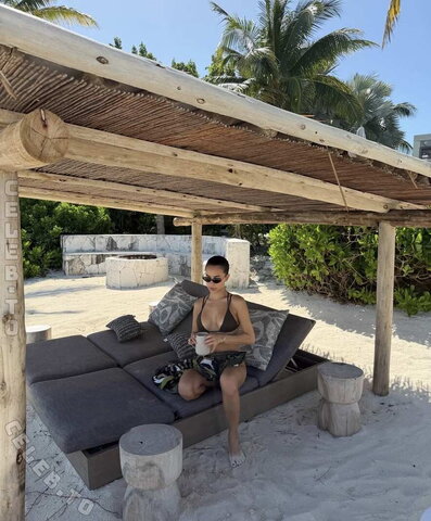 Gizem Emre nude photo 10