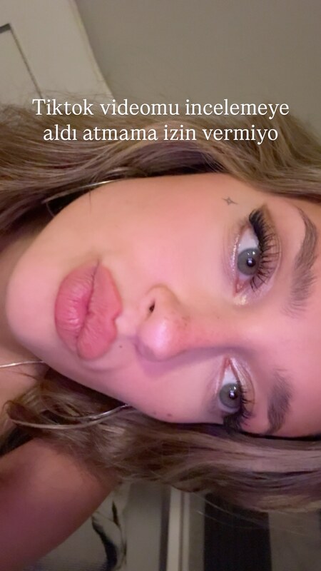 Gizem Kusku nude photo 4