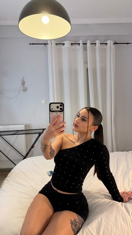 Gkougkouu nude photo 1