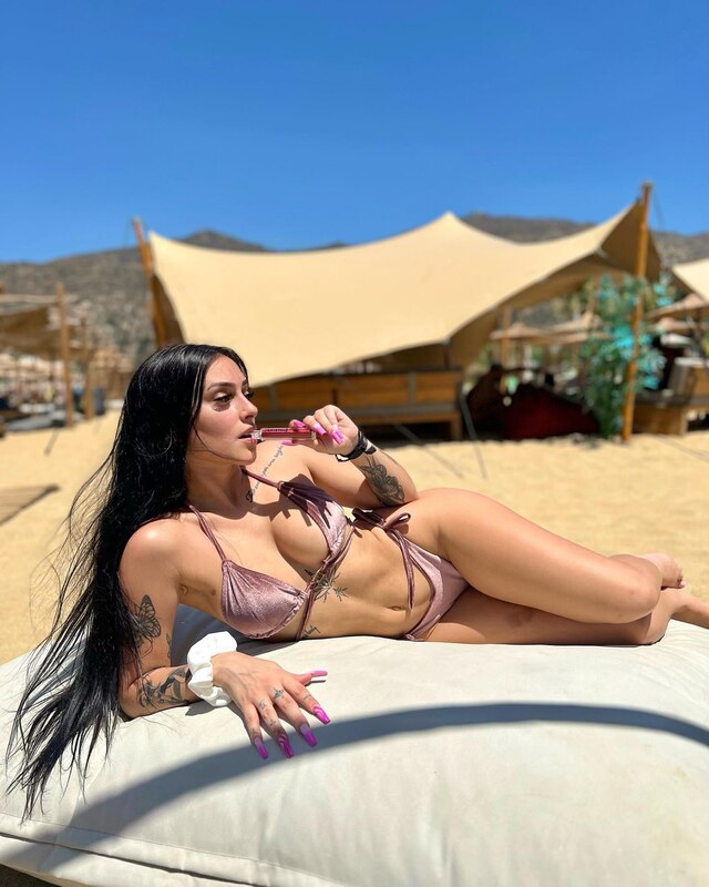 Gkougkouu nude photo 42