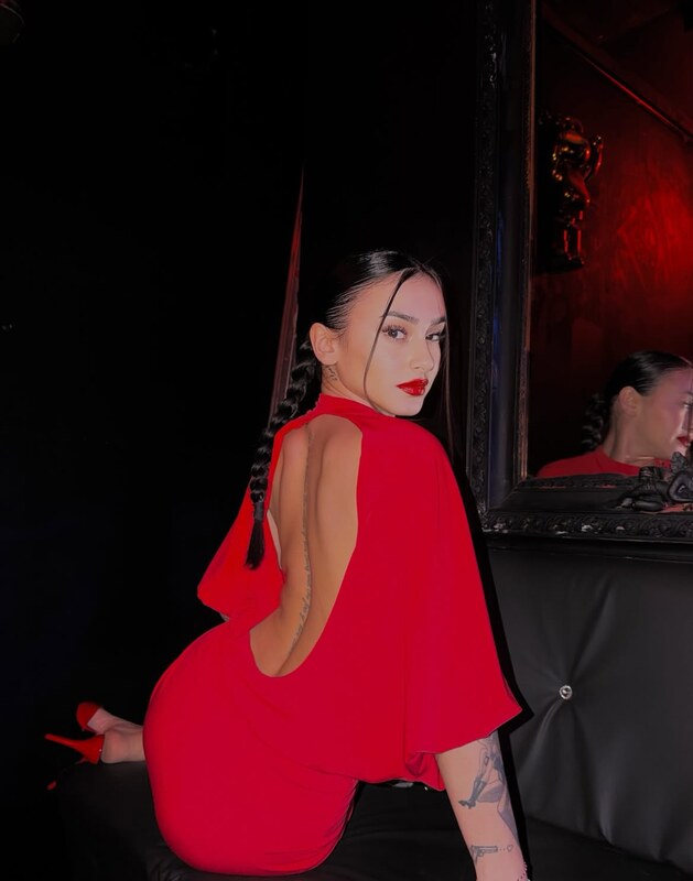 Gkougkouu nude photo 6