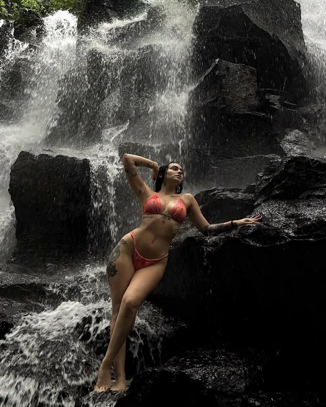 Gkougkouu nude photo 14