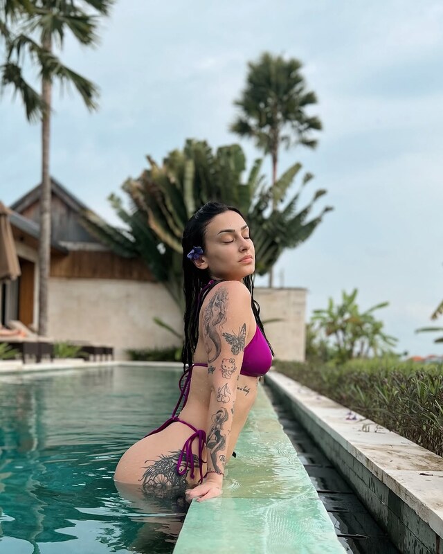 Gkougkouu nude photo 16