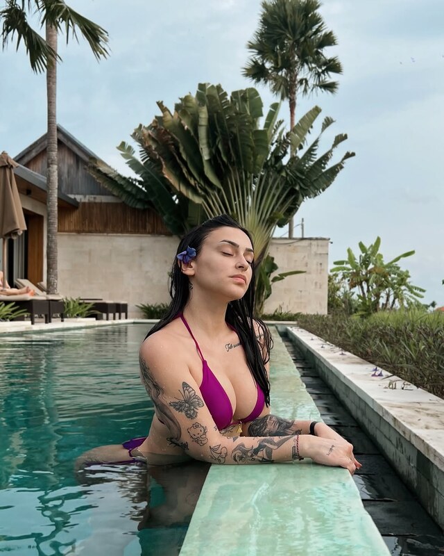 Gkougkouu nude photo 17