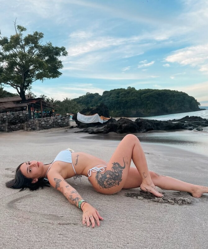 Gkougkouu nude photo 24