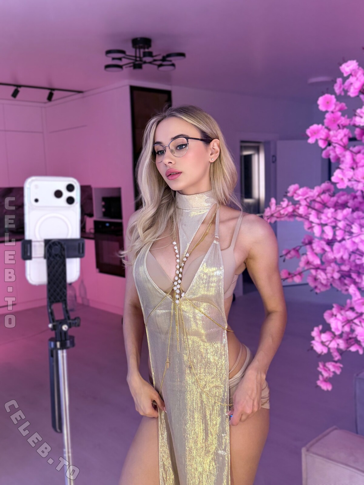 Gloria Matvien nude photo 5