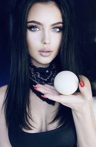 GloriaLove nude photo 3