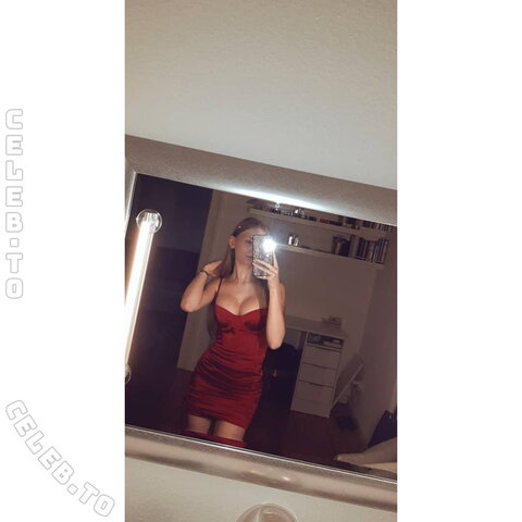 Goddess Norina nude photo 7
