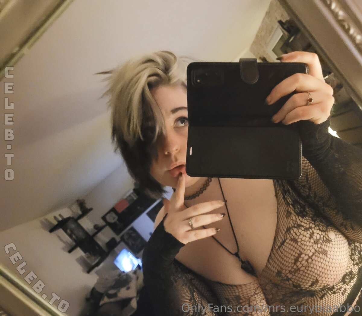 Goddess Victoria nude photo 13