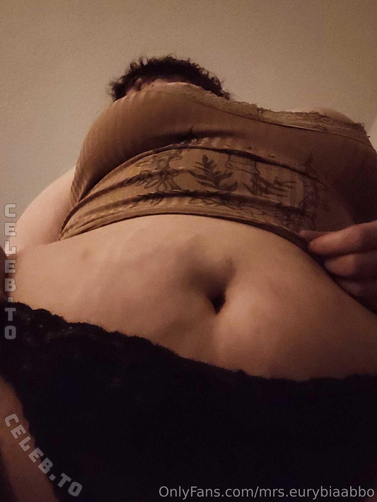 Goddess Victoria nude photo 2