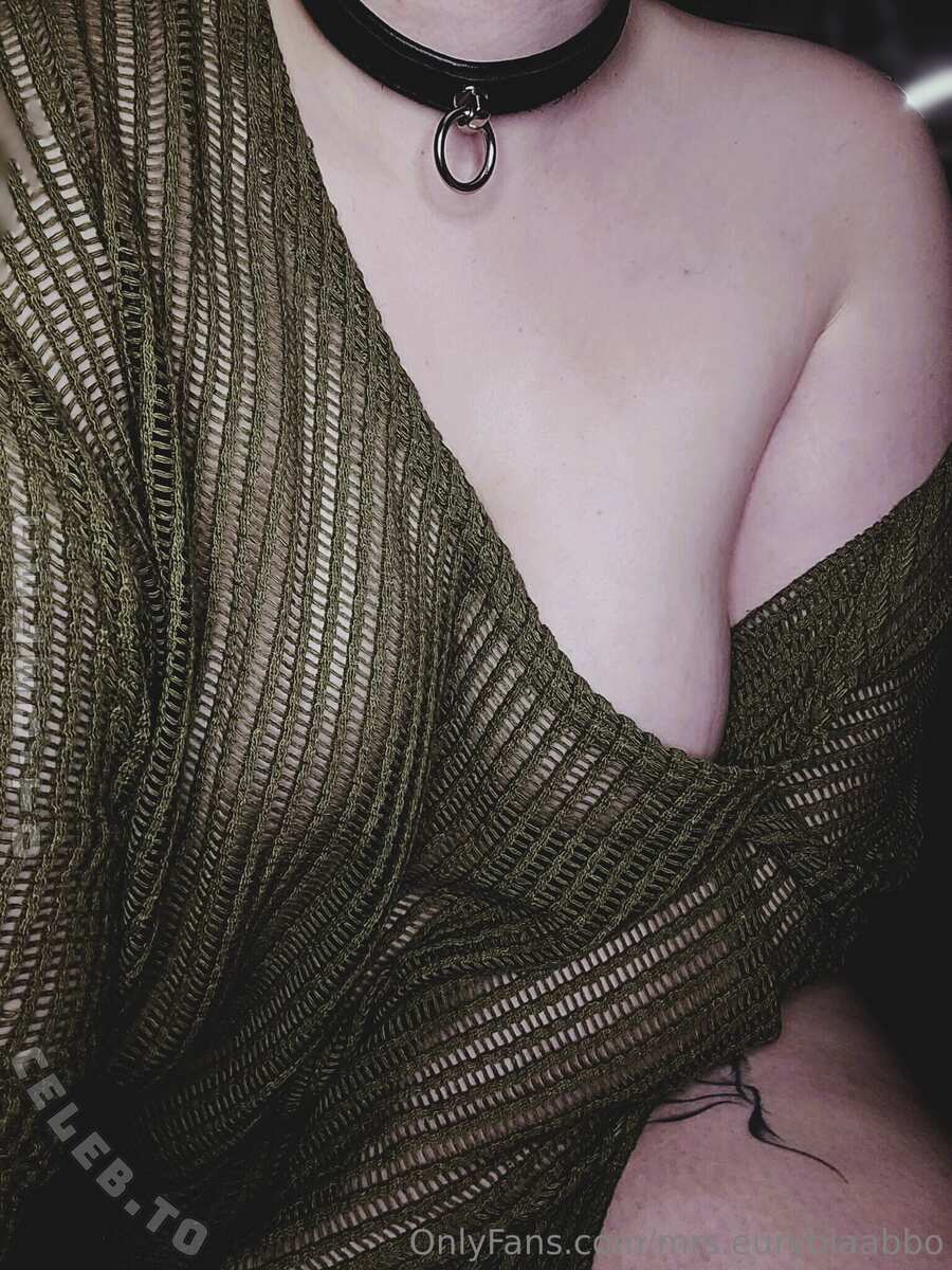 Goddess Victoria nude photo 14