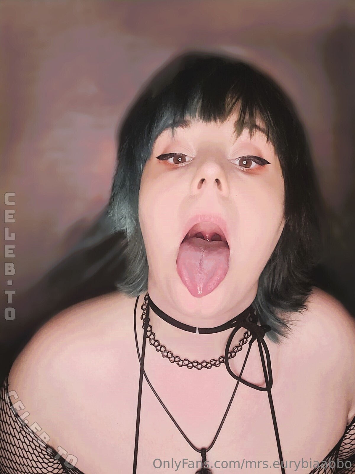 Goddess Victoria nude photo 3