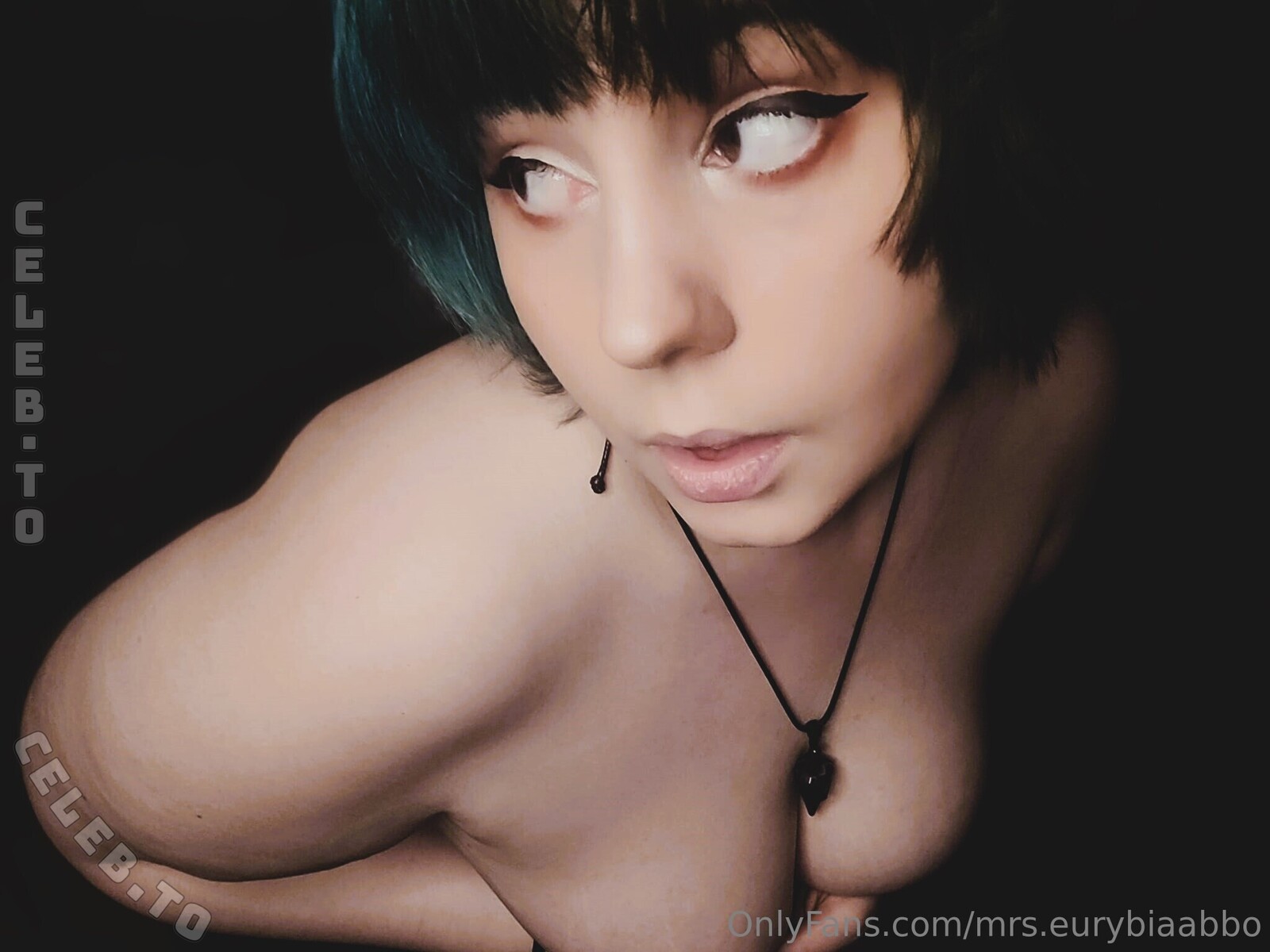 Goddess Victoria nude photo 3