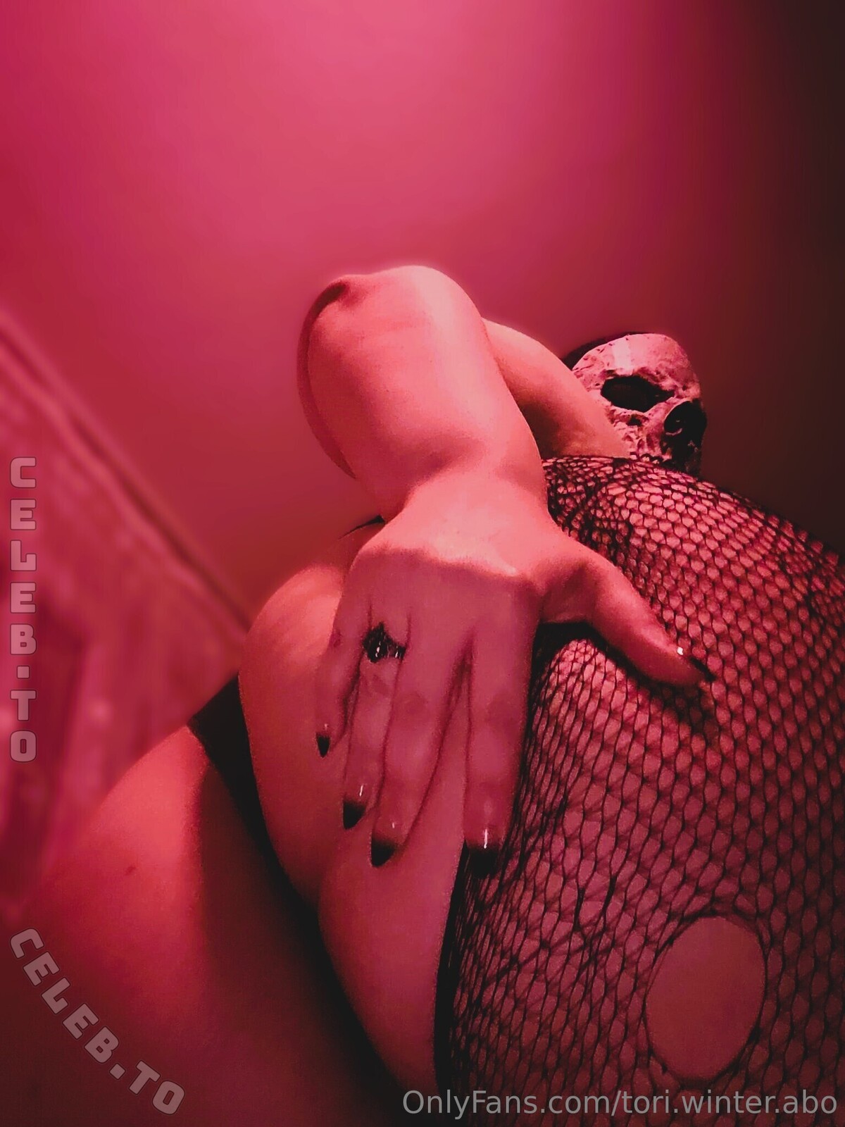 Goddess Victoria nude photo 6