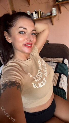 GoddessBianca – Heyy!, I'm Bianca💗 Your Naughty Goddess and a 43 yr old petite brunette Milf..