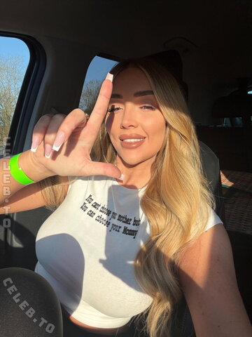 goddesshollyjones nude photo 34