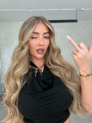 goddesshollyjones nude photo 30
