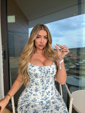 goddesshollyjones nude photo 11