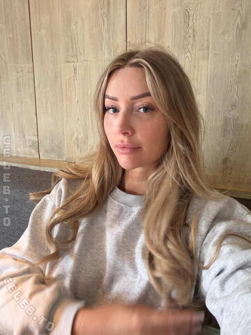 goddesshollyjones nude photo 5