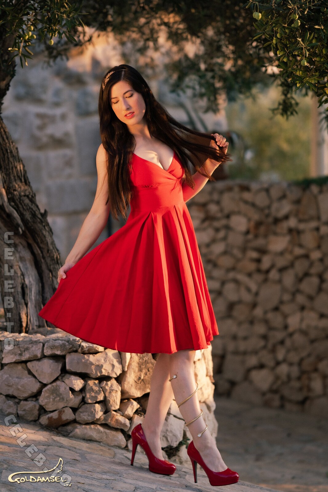 Goldamsel nude photo 14