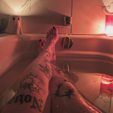 GothSolesX nude photo 24