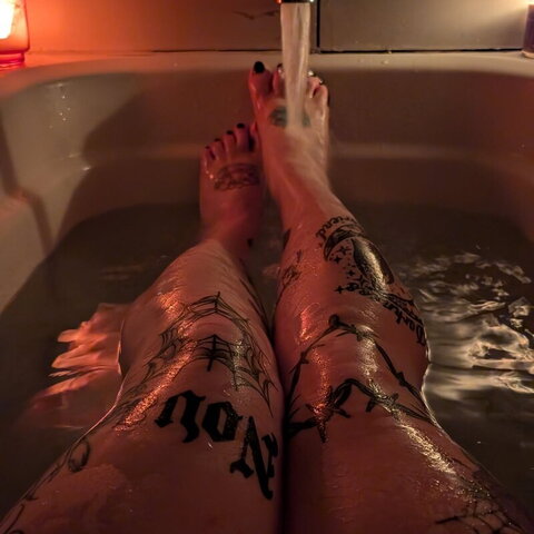 GothSolesX nude photo 17