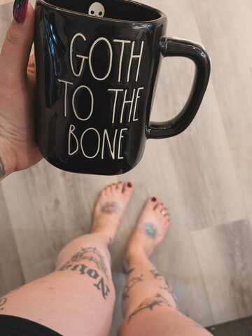 GothSolesX nude photo 1