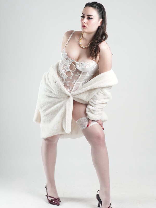 Gozde Tunc gozdetunnc nude photo 1