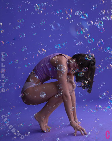 Gracie Abrams nude photo 8