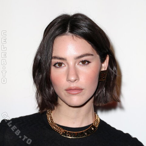 Gracie Abrams Hot (6 photos)