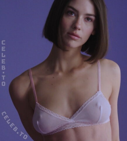 Gracie Abrams nude photo 3
