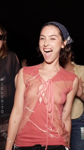 Gracie Abrams photo 1