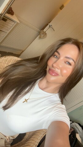 Gracie Lewis Hot (1 photo)