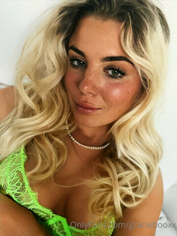 Graciebooxx nude photo 101