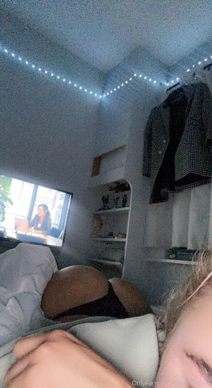 Graciebooxx nude photo 18