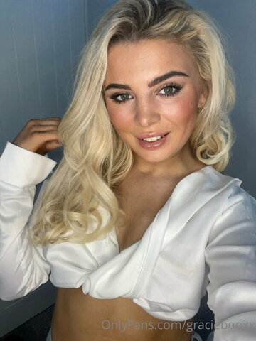 Graciebooxx nude photo 32