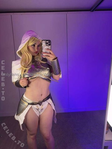 GracieWaifu nude photo 10