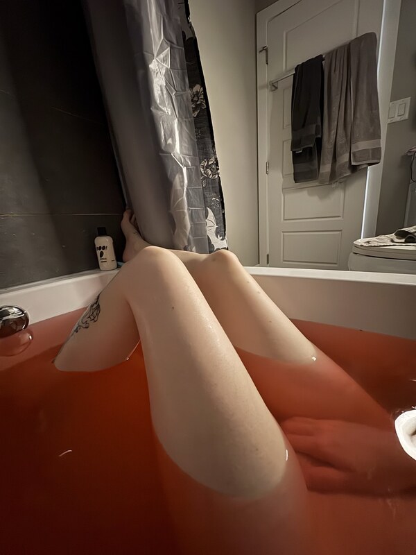 graveslvtt nude photo 1