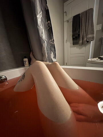 graveslvtt Hot (2 photos)