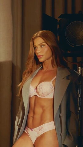 Grazi Massafera nude photo 6