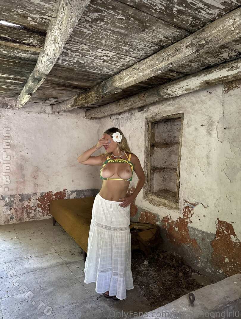 GreatMoonGirl nude photo 3