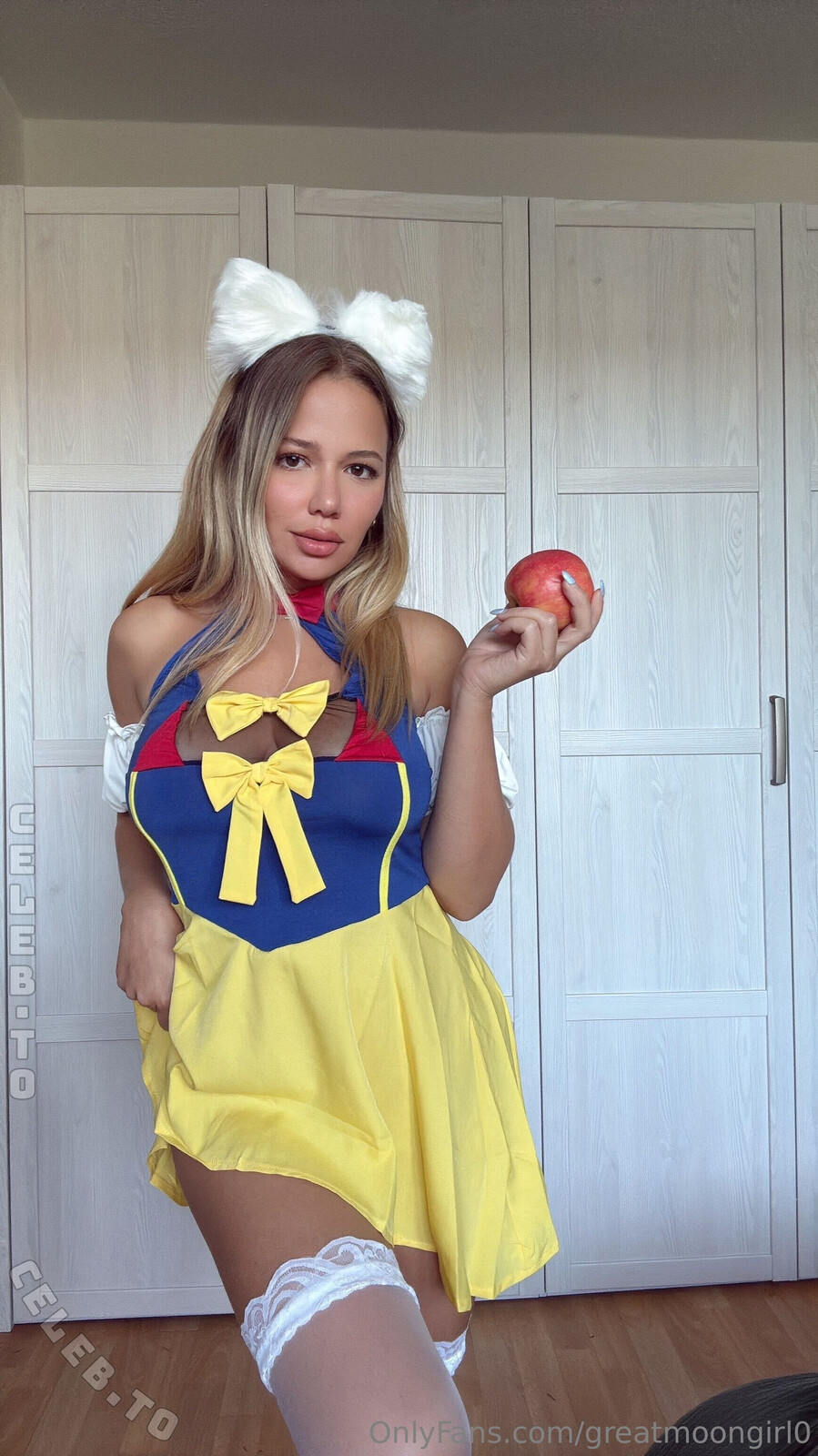 GreatMoonGirl nude photo 1